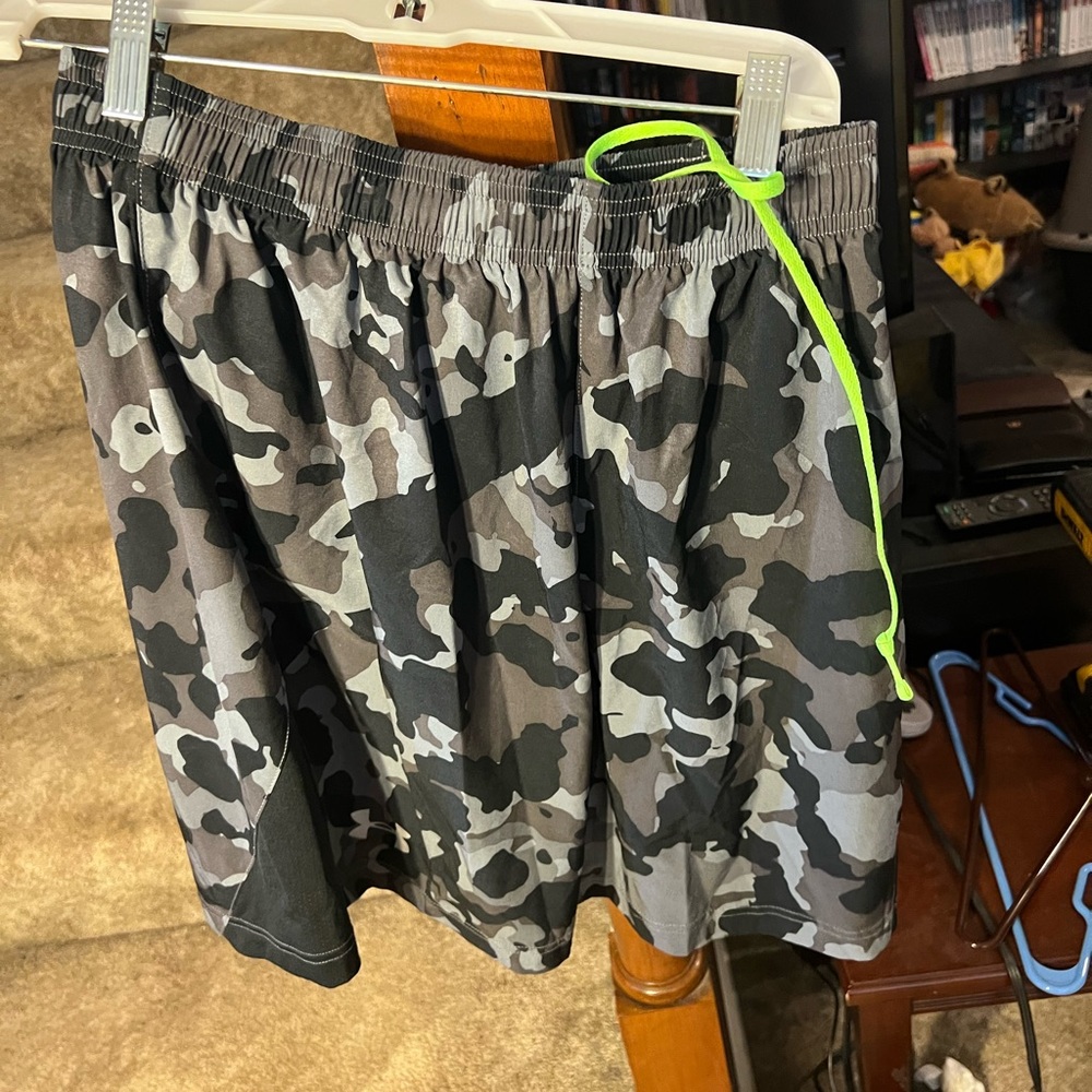 Ua shorts size m
